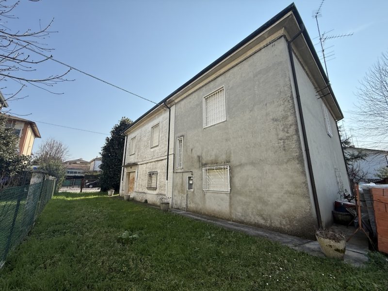G486zj Vendita a Molinella